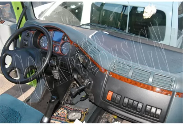 Daf CF 03.01-12.11 Inleg dashboard Interieurset aansluitend en pasgemaakt op he 16 -Teile - 1 Daf CF 03.01-12.11 Inleg dashboard Interieurset aansluitend en pasgemaakt op he 16 -Teile - 1