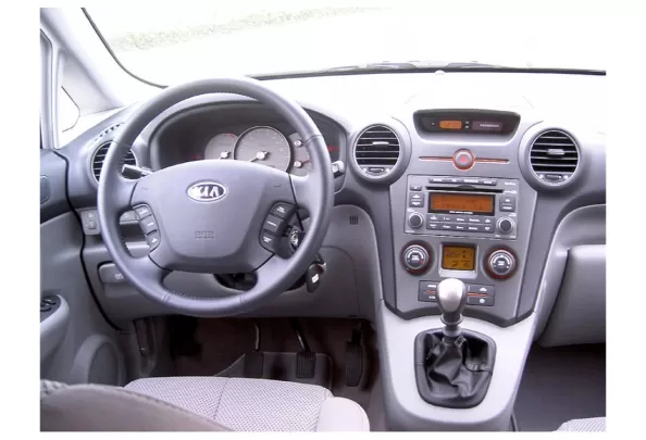 Kia Carens 11.2006 Inleg dashboard Interieurset aansluitend en pasgemaakt op he 3-delig - 1 Kia Carens 11.2006 Inleg dashboard Interieurset aansluitend en pasgemaakt op he 3-delig - 1