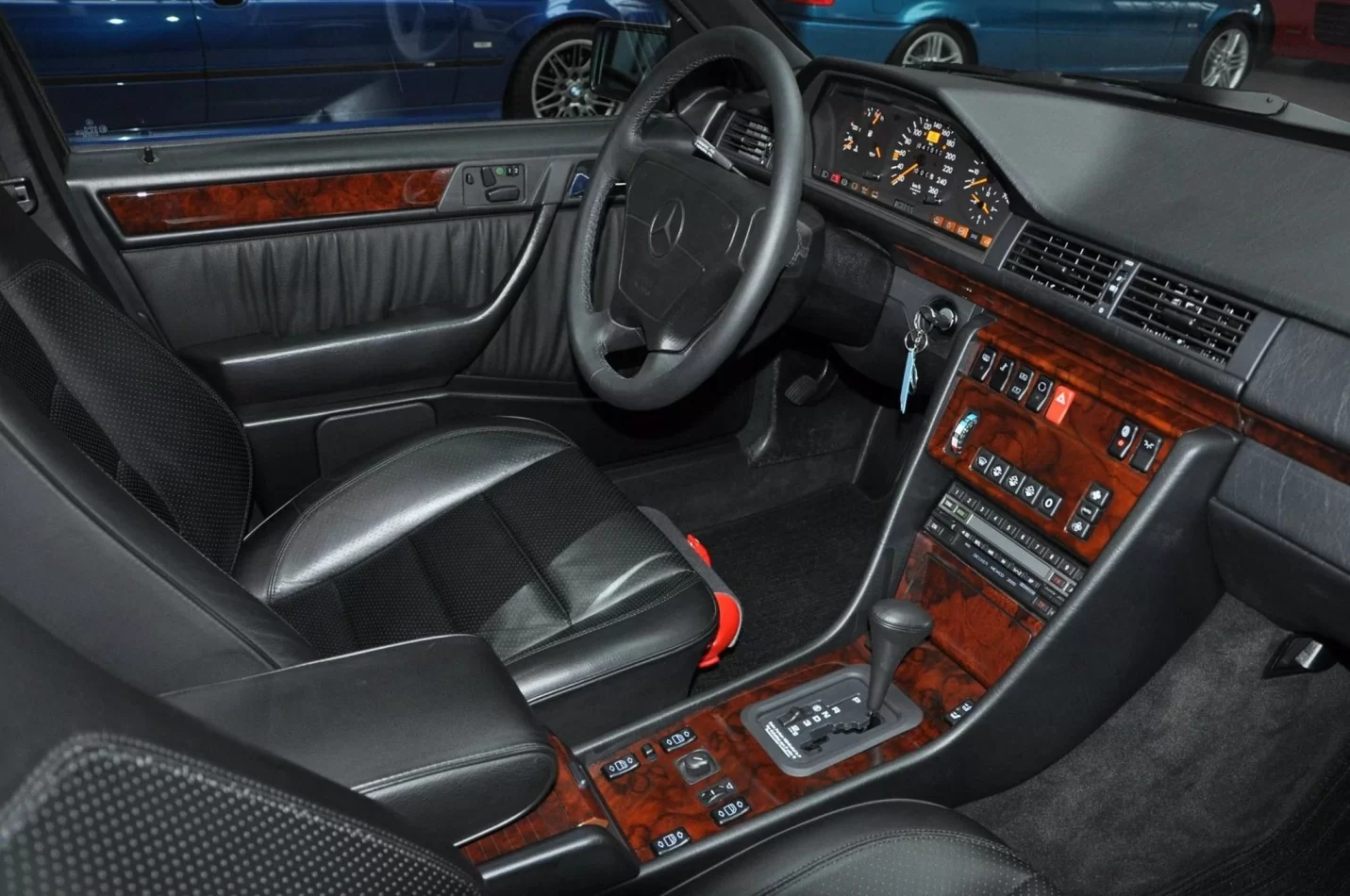 Mercedes Classe E W124 01.85-05.96 Kit de garnitures de tableau de bord intérieur 3D Dash Trim Dekor 14-Parts - 1